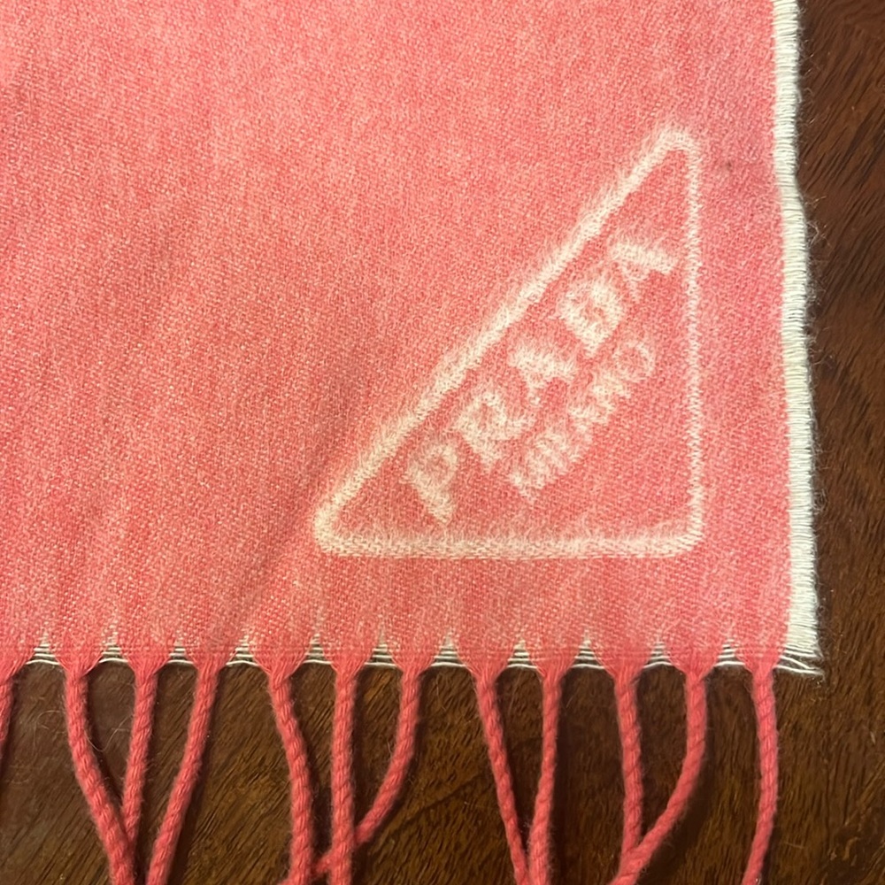 100% cashmere Prada scarf